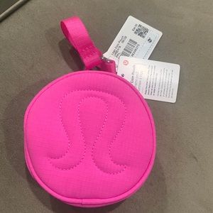 NWT Lululemon Logo Coin Pouch